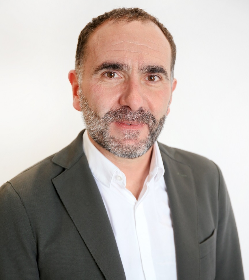 Photo associé Guy Dedieu